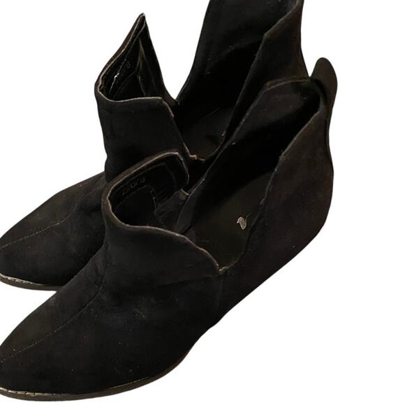 JB Black Suede Pointed Toe Ankle Boots Sz 8.5 – Silver Accent Detail - Picture 2 of 6